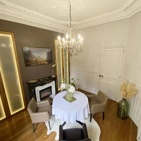 Le Clovis Sauna Apartment
